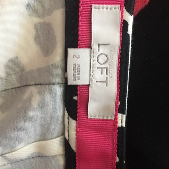 LOFT Dresses & Skirts - Beautiful Creme & Black floral print pencil skirt